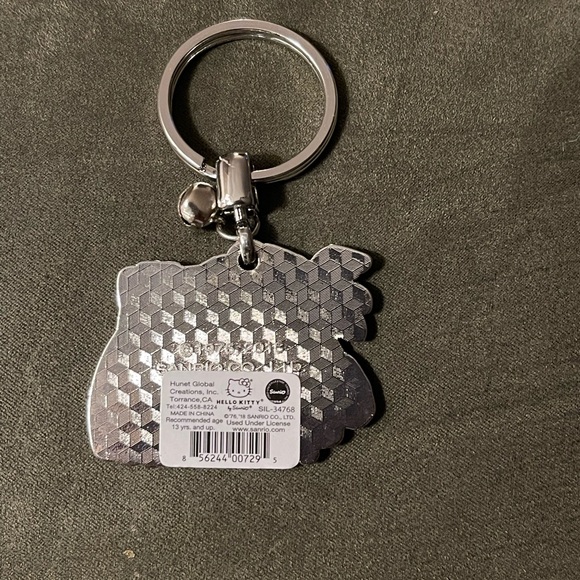 Hello Kitty Keychain - Picture 2 of 2